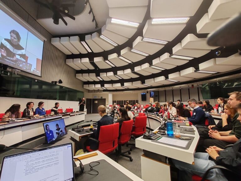 3feafbfa-e624-4592-9147-b82d0a70963e