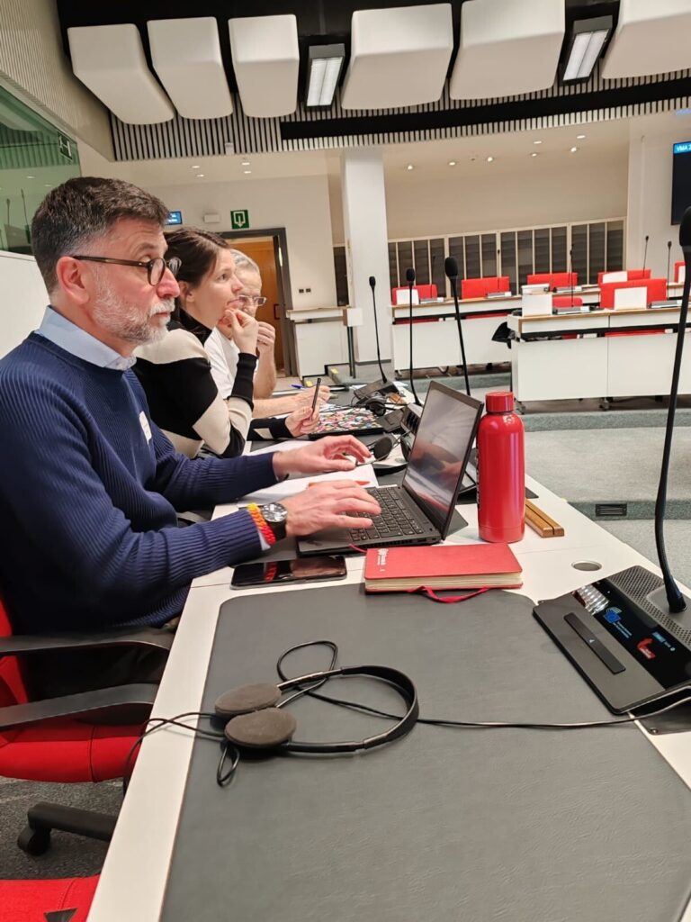 ee5c1609-79cc-4edd-b587-7f436bf9ec94